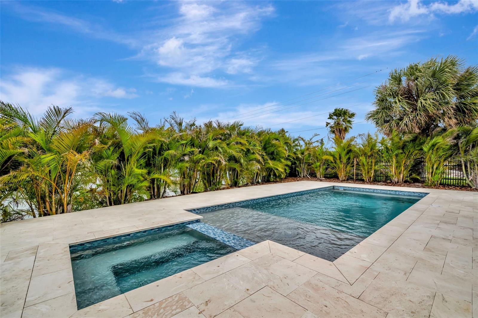 PASADENA ISLE - Residential