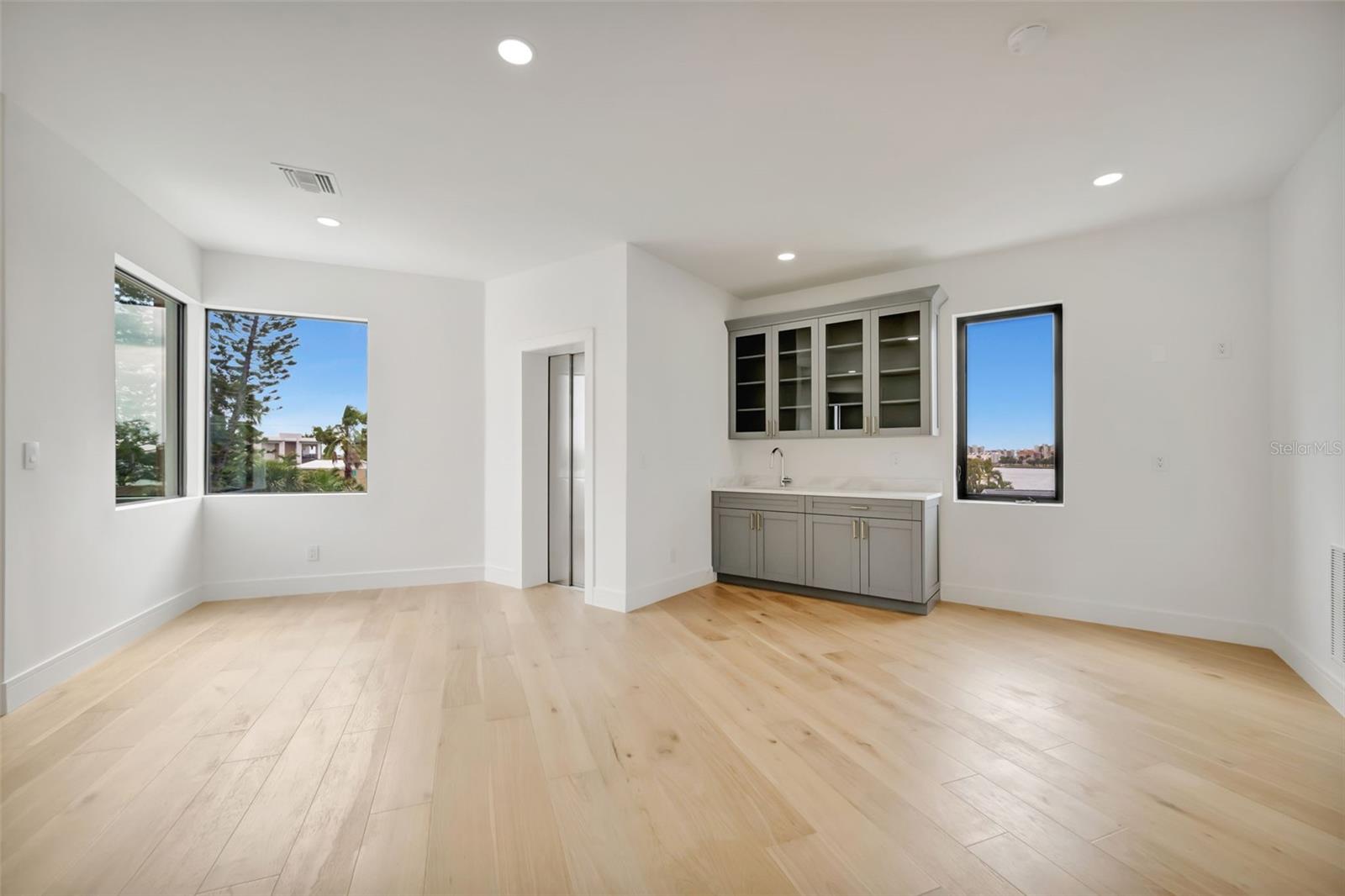 PASADENA ISLE - Residential