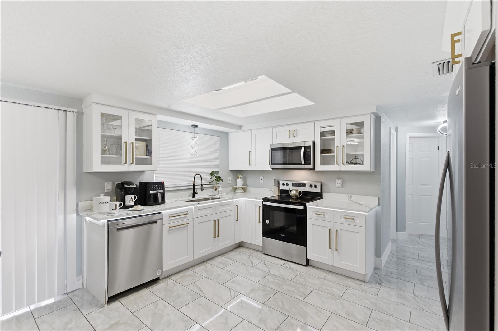 EMBASSY HILLS - Residential