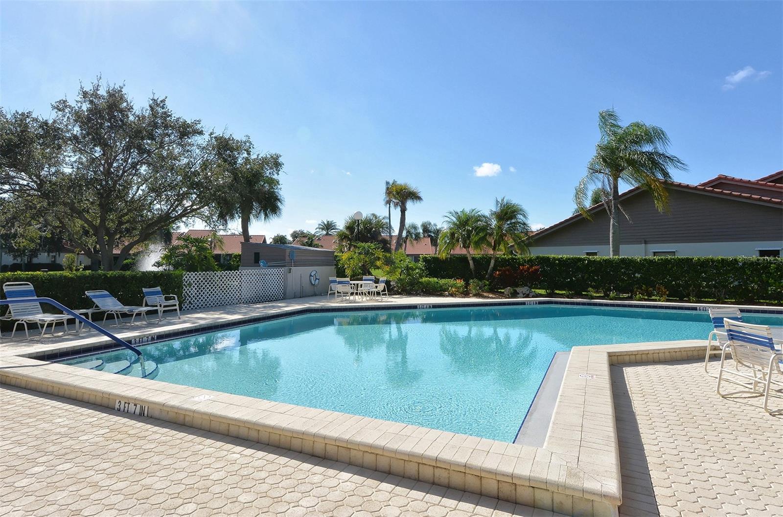 LAKESHORE VILLAGE - Residential