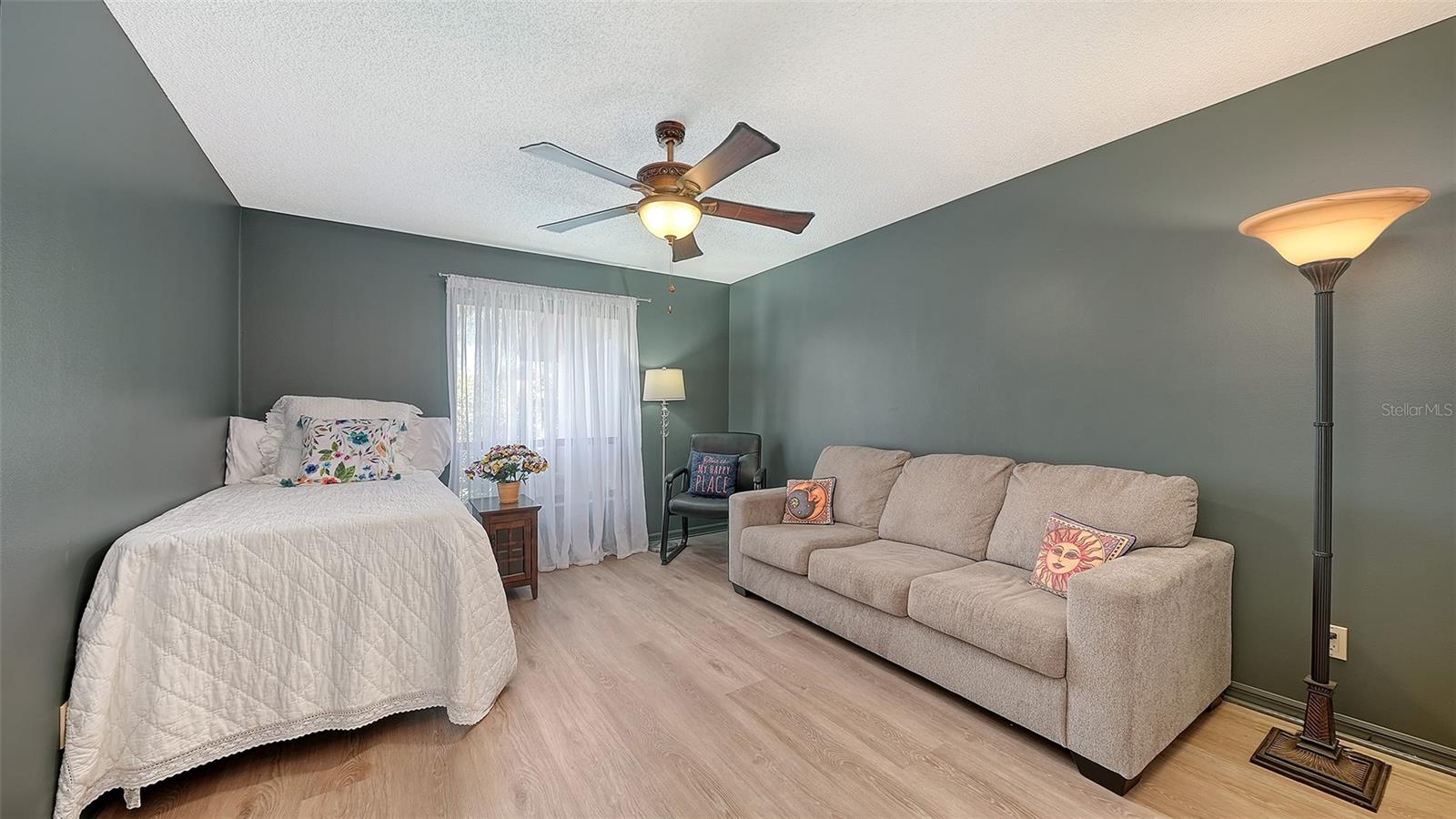 LAKESHORE VILLAGE - Residential