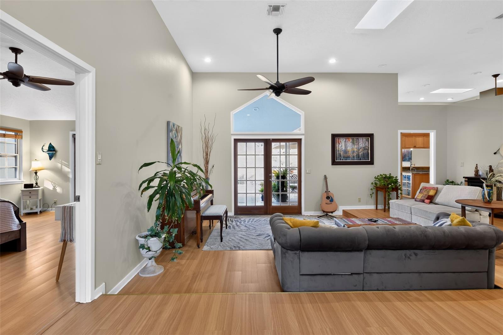 SHERWOOD FOREST - Residential
