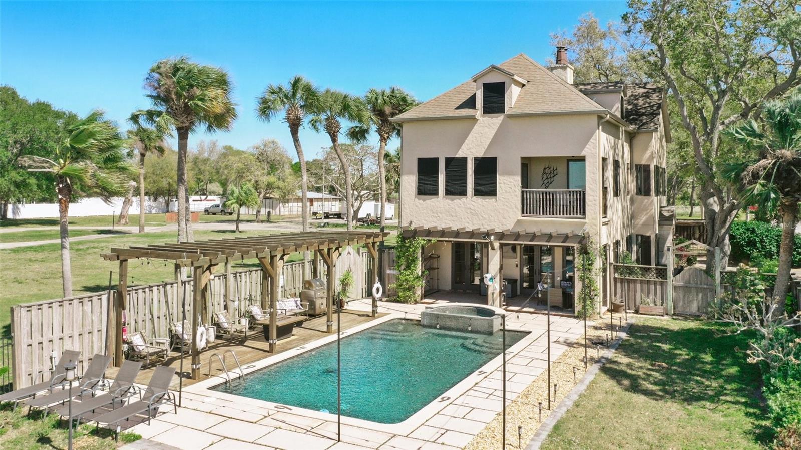 RIVER CLIFF - Residential