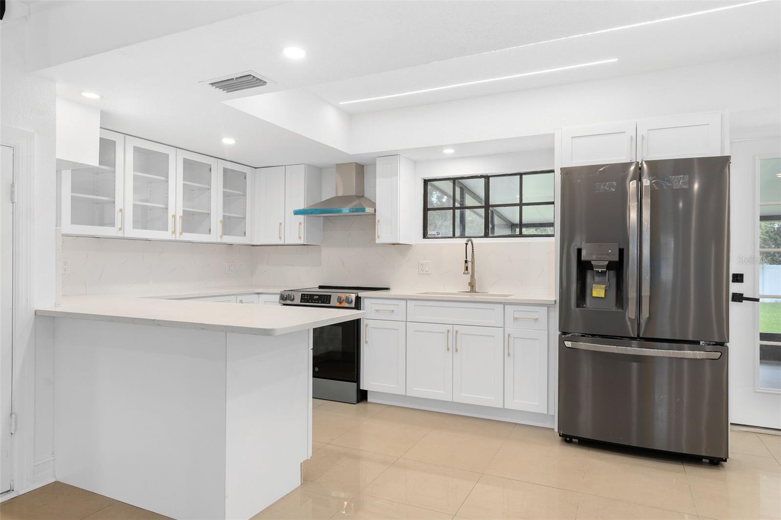 LAKE BOSSE OAKS - Residential
