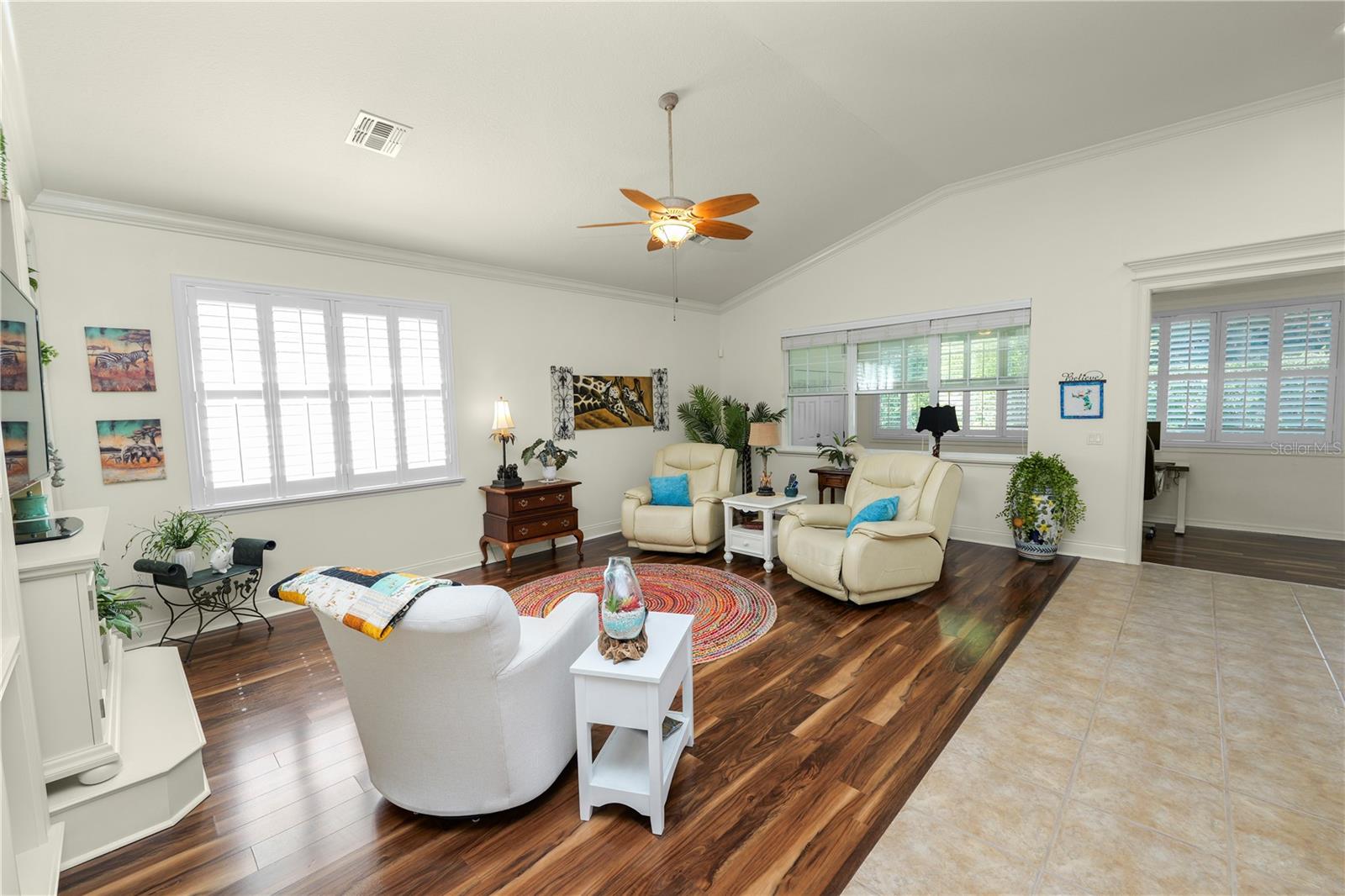 LAKE JAMES PH 01 - Residential