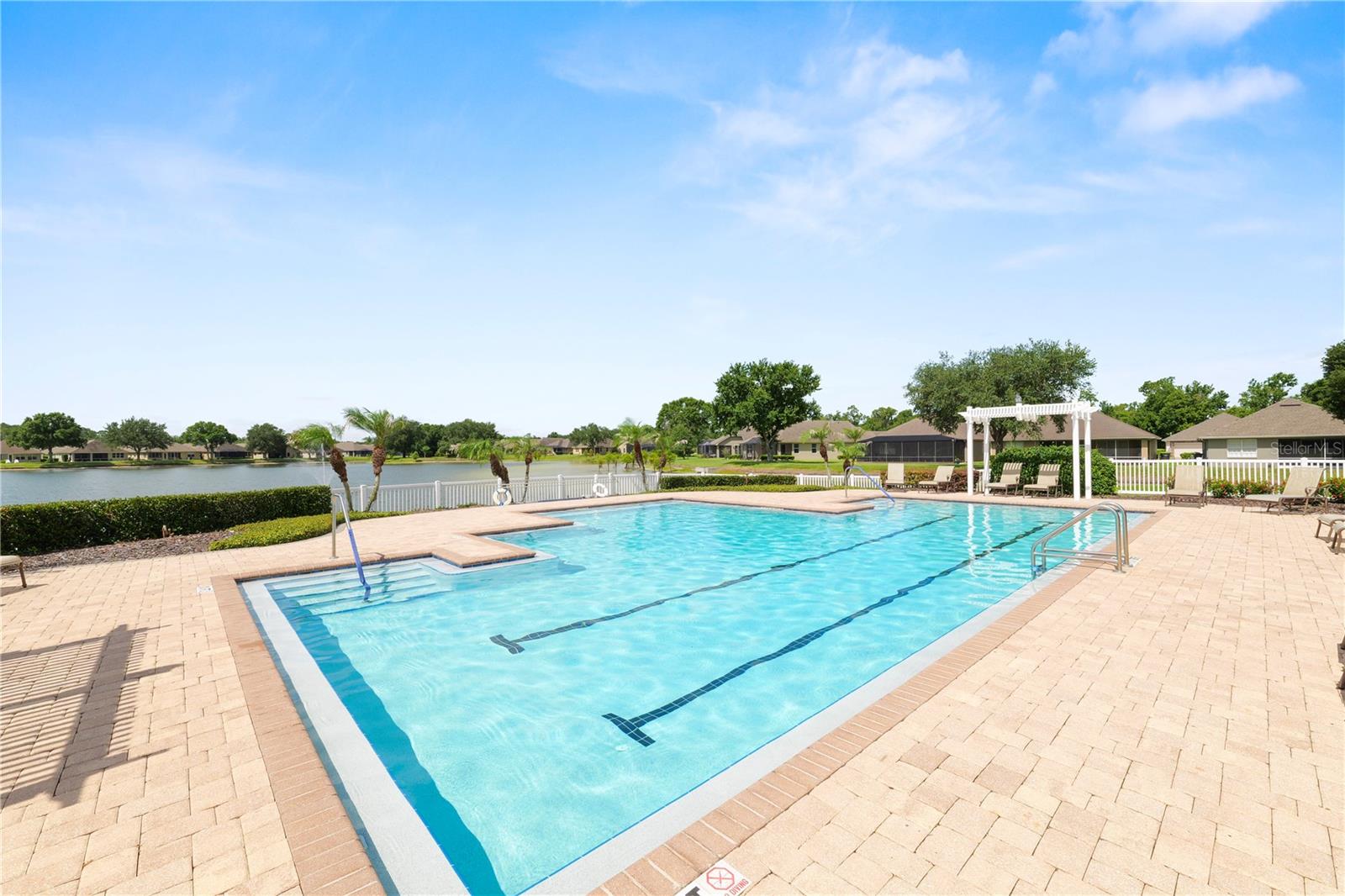 LAKE JAMES PH 01 - Residential