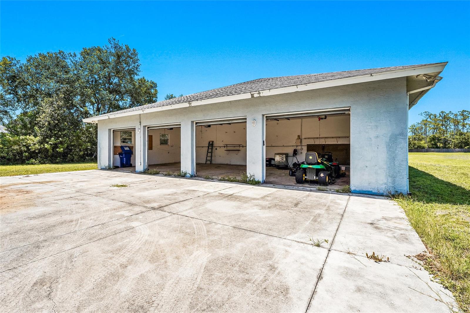 SARASOTA PLANTATIONS - Residential