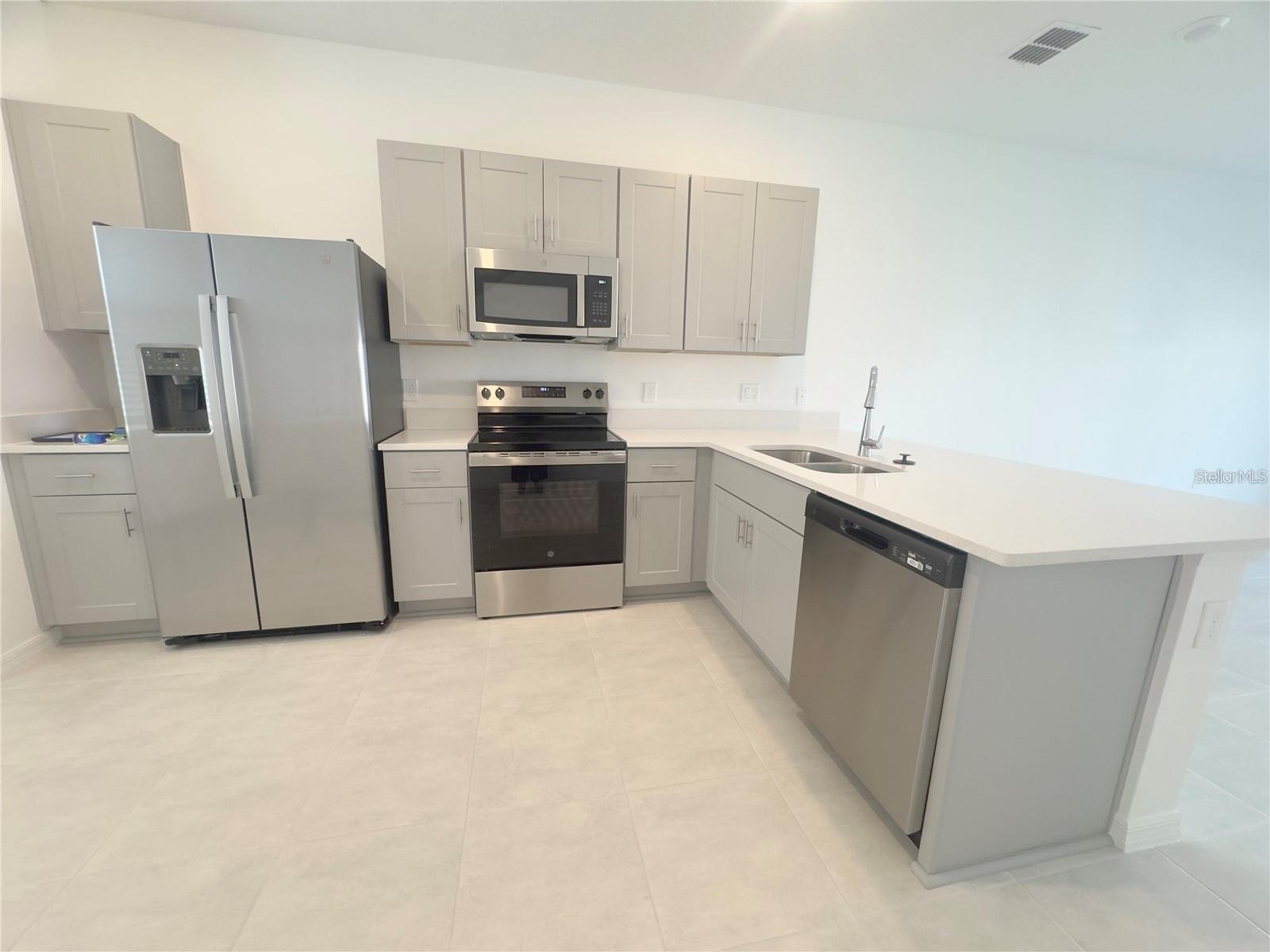 WEST VIEW - Residential Lease
