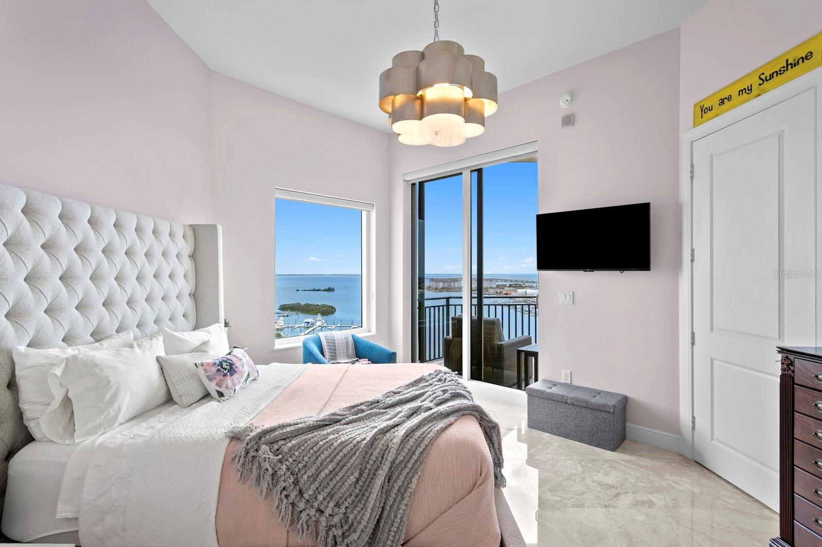 CASTILLO AT WESTSHORE YACHT CL - Residential