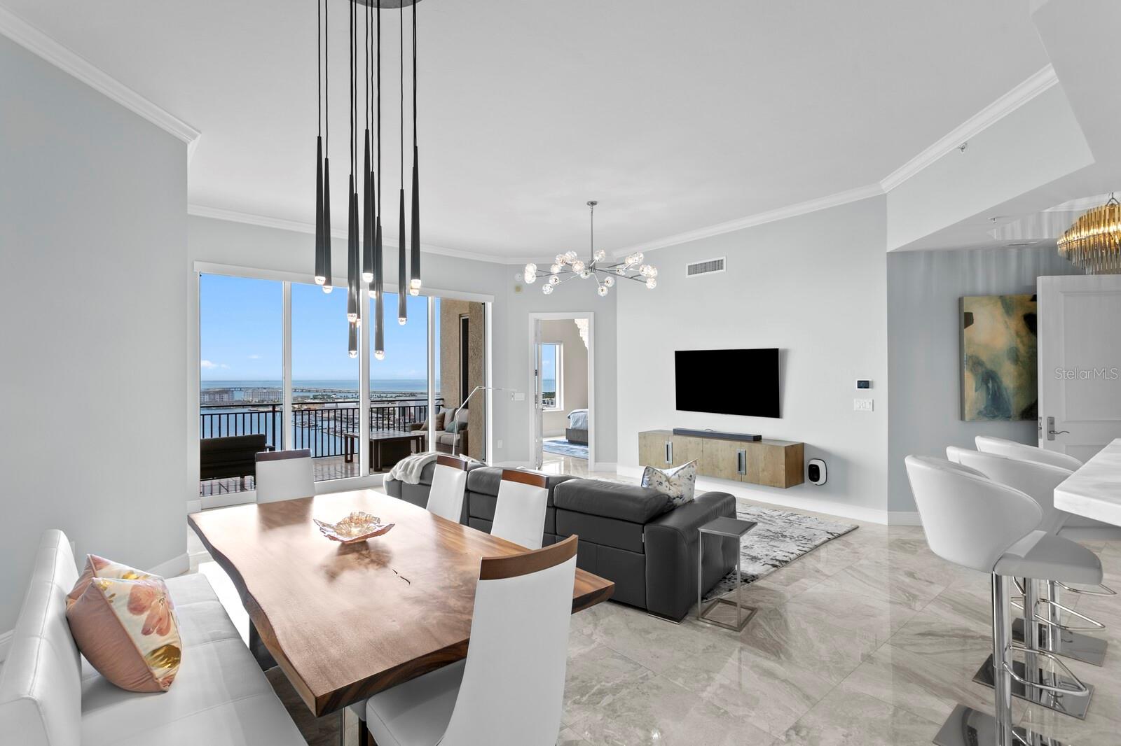 CASTILLO AT WESTSHORE YACHT CL - Residential