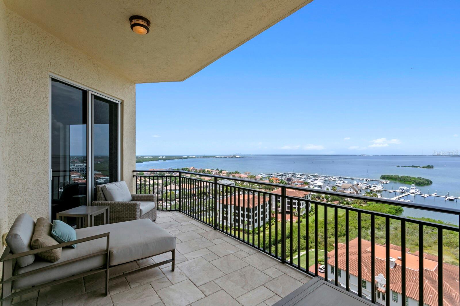 CASTILLO AT WESTSHORE YACHT CL - Residential