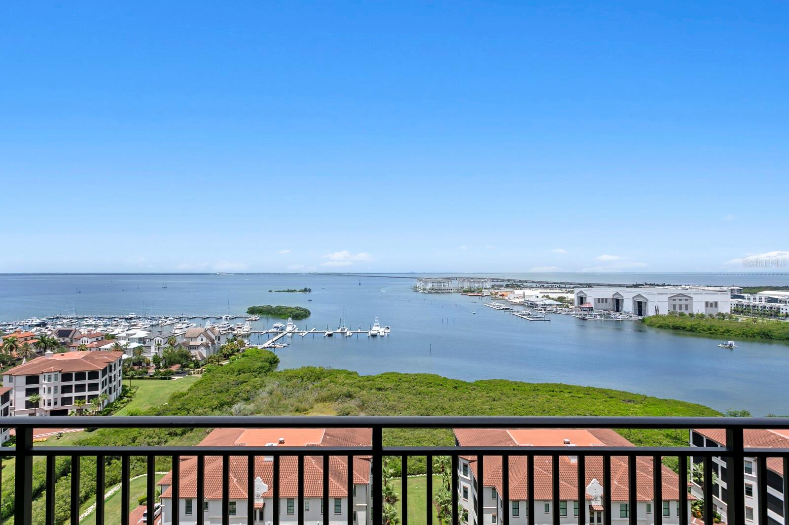 CASTILLO AT WESTSHORE YACHT CL - Residential