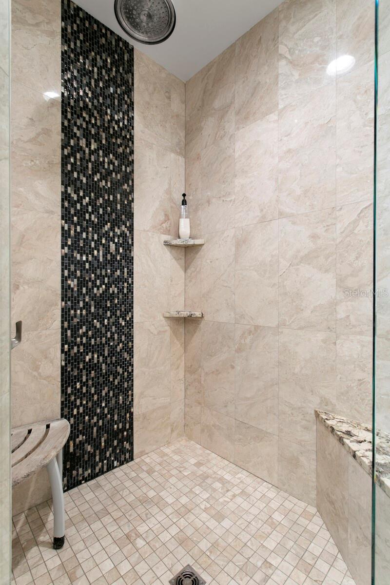 CASTILLO AT WESTSHORE YACHT CL - Residential