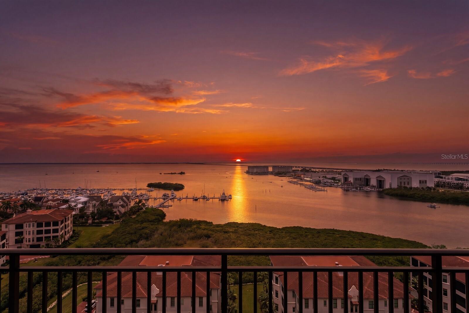 CASTILLO AT WESTSHORE YACHT CL - Residential
