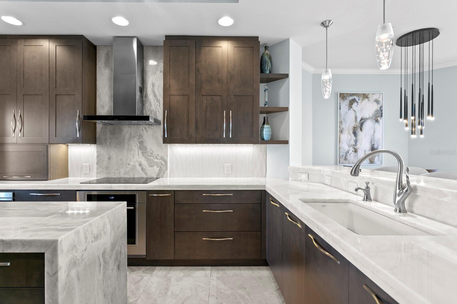 CASTILLO AT WESTSHORE YACHT CL - Residential