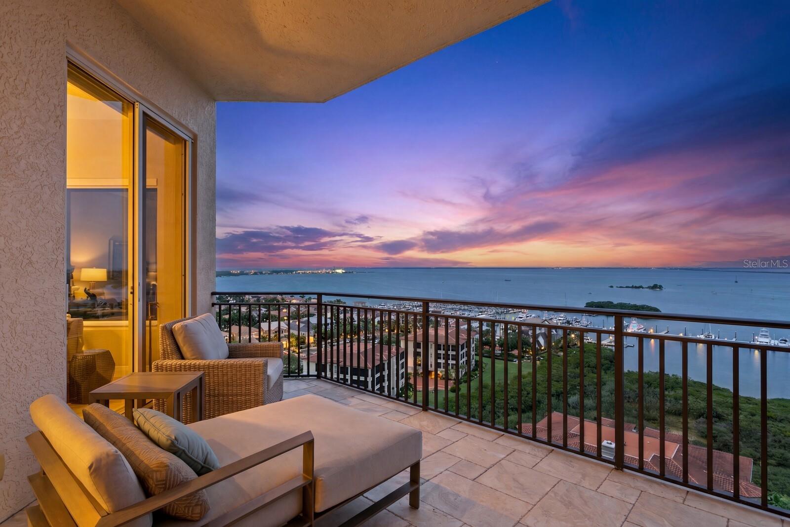 CASTILLO AT WESTSHORE YACHT CL - Residential