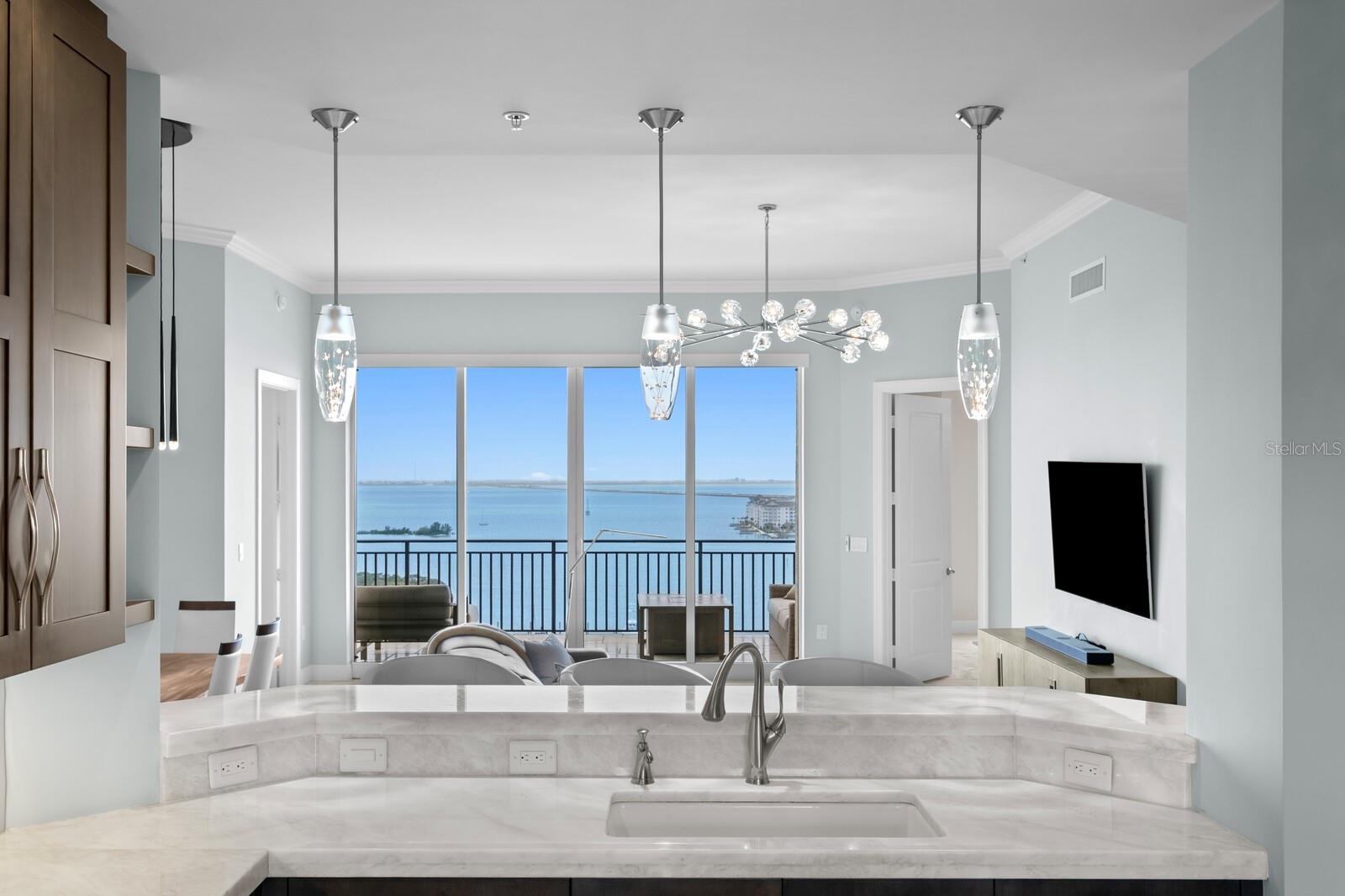 CASTILLO AT WESTSHORE YACHT CL - Residential