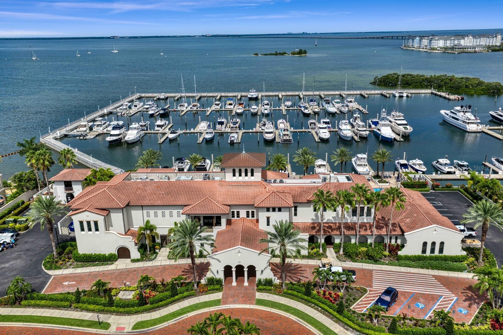 CASTILLO AT WESTSHORE YACHT CL - Residential