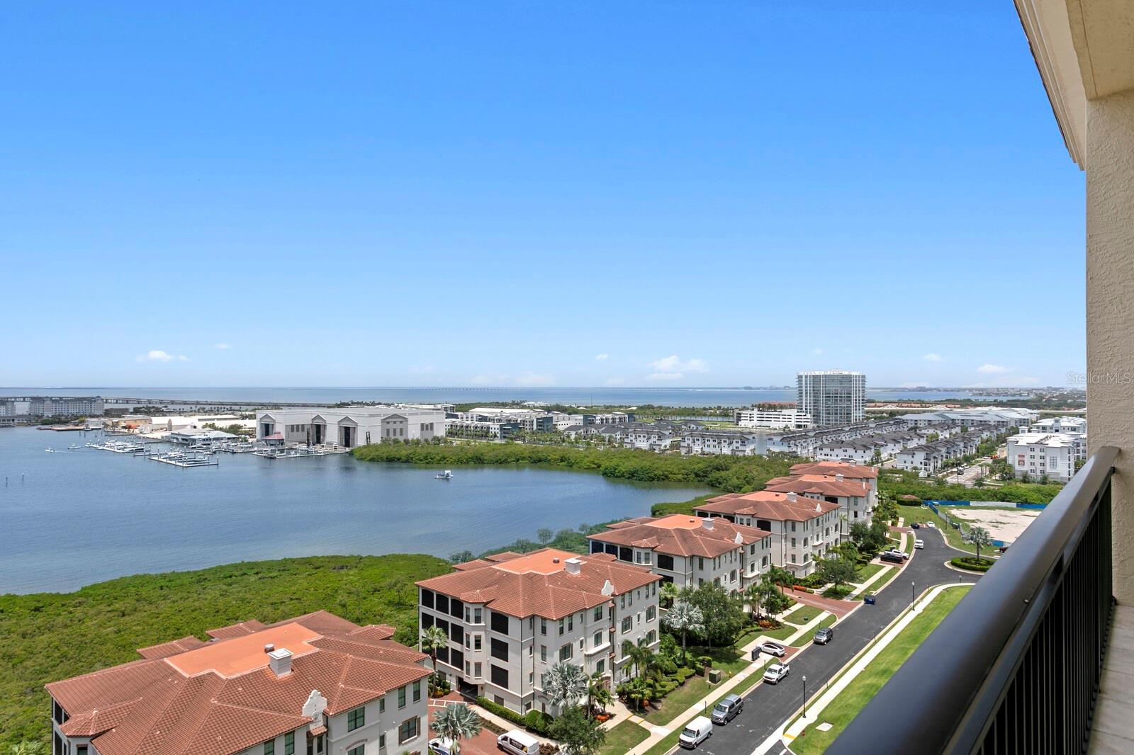 CASTILLO AT WESTSHORE YACHT CL - Residential