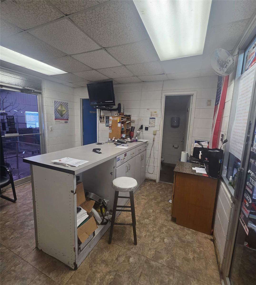 DOVER OAKS - Commercial Sale
