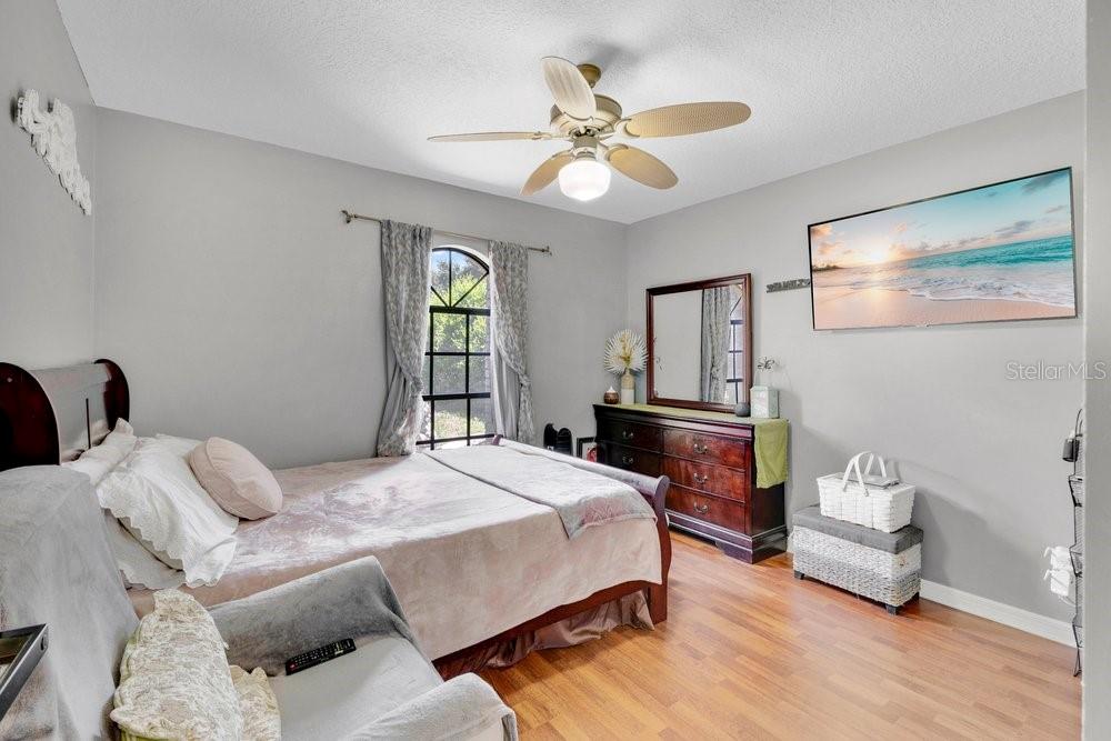 ARIANA WOODS - Residential