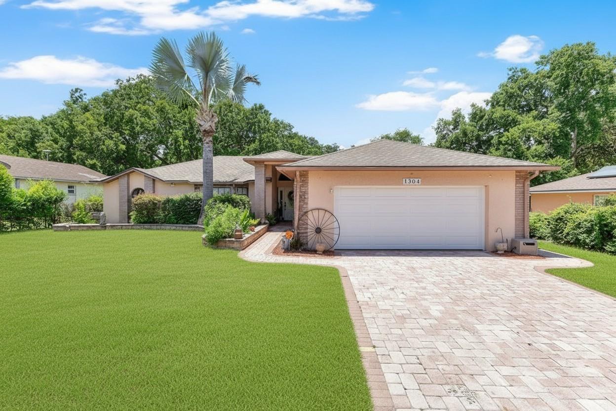 ARIANA WOODS - Residential