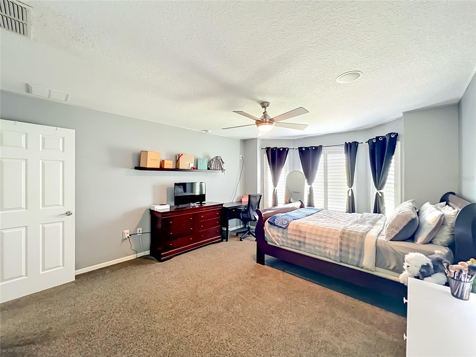 STONEYBROOK UN X1 - Residential