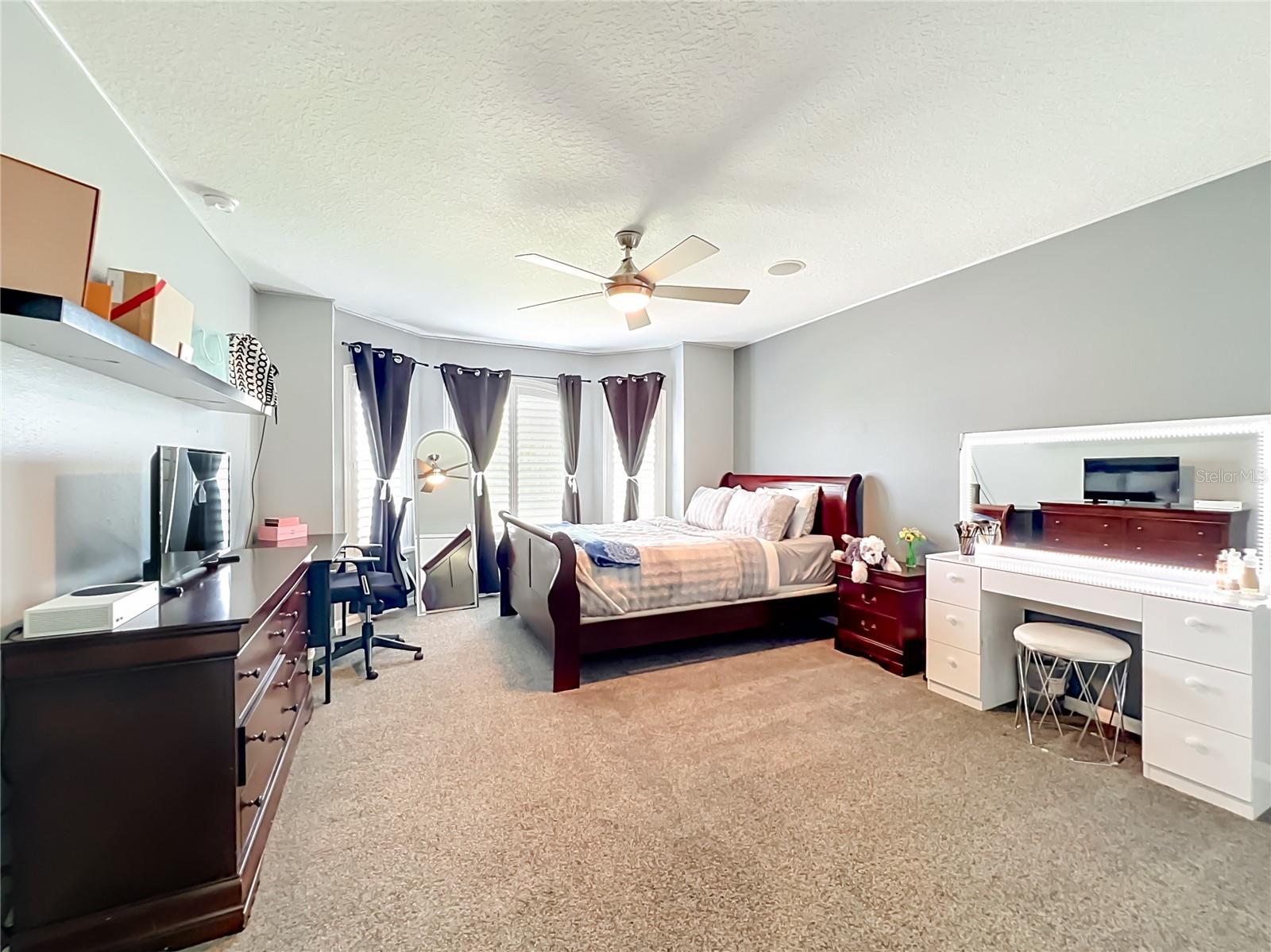 STONEYBROOK UN X1 - Residential