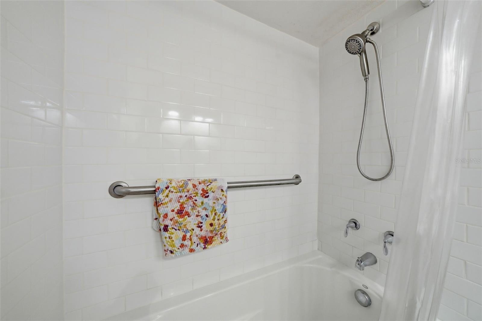 LOS PRADOS CONDO - Residential