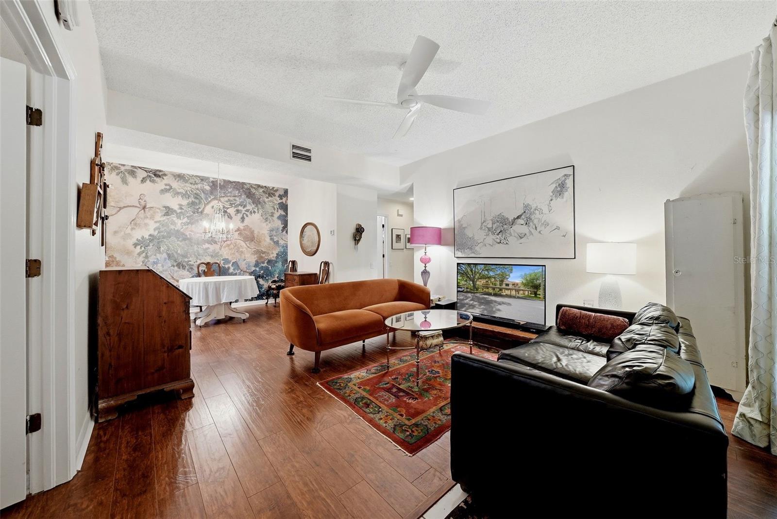 LOS PRADOS CONDO - Residential
