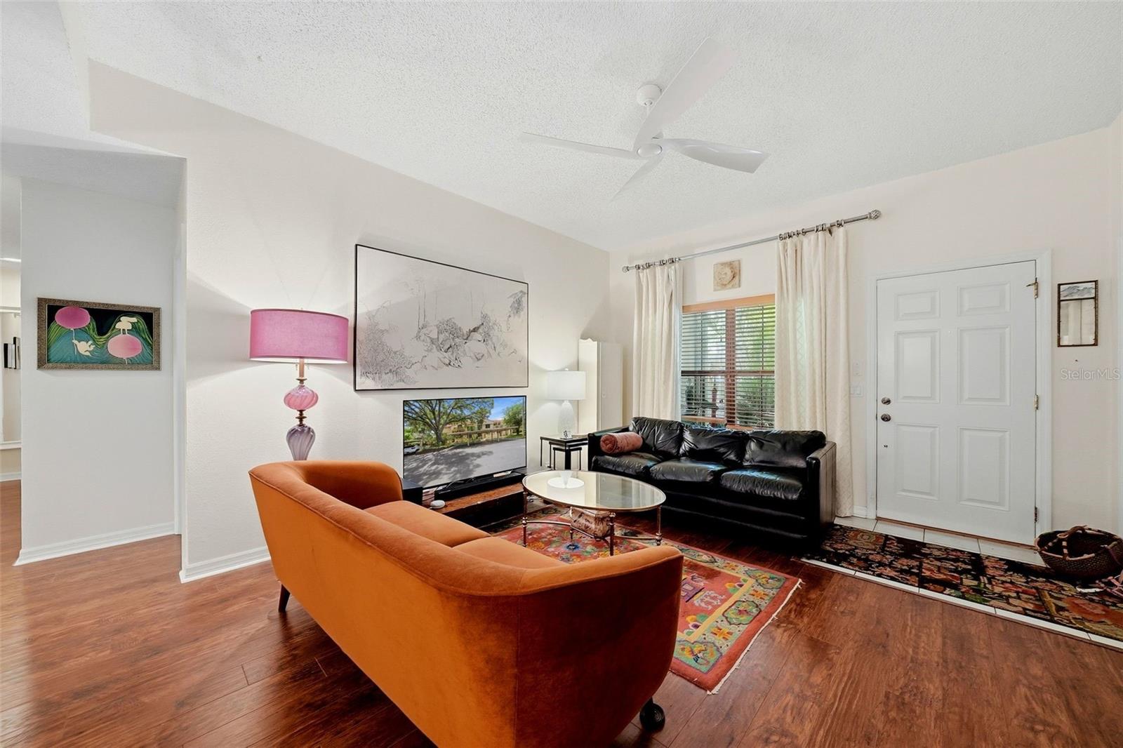 LOS PRADOS CONDO - Residential