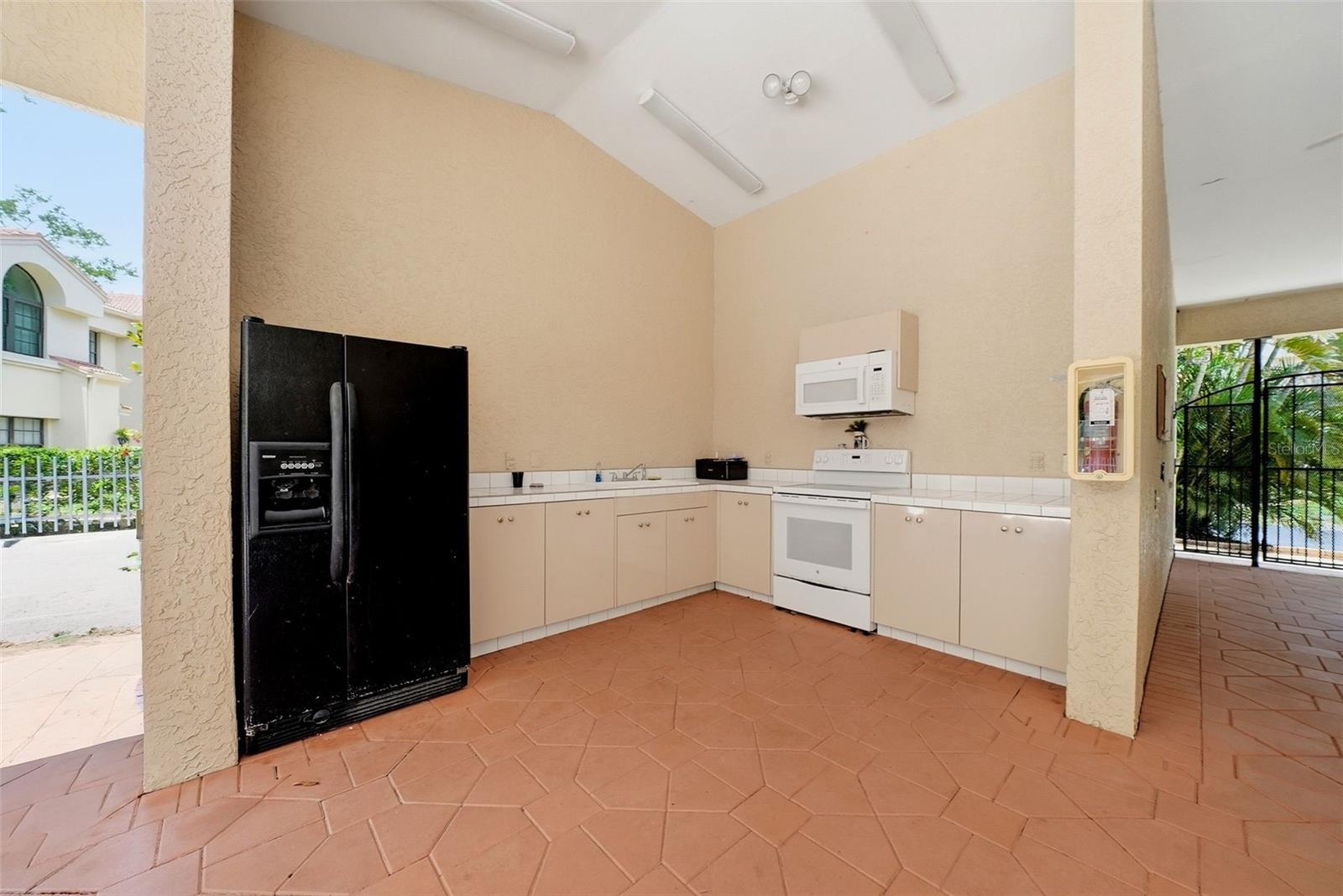LOS PRADOS CONDO - Residential