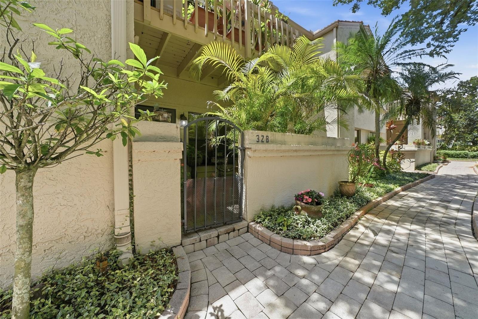 LOS PRADOS CONDO - Residential