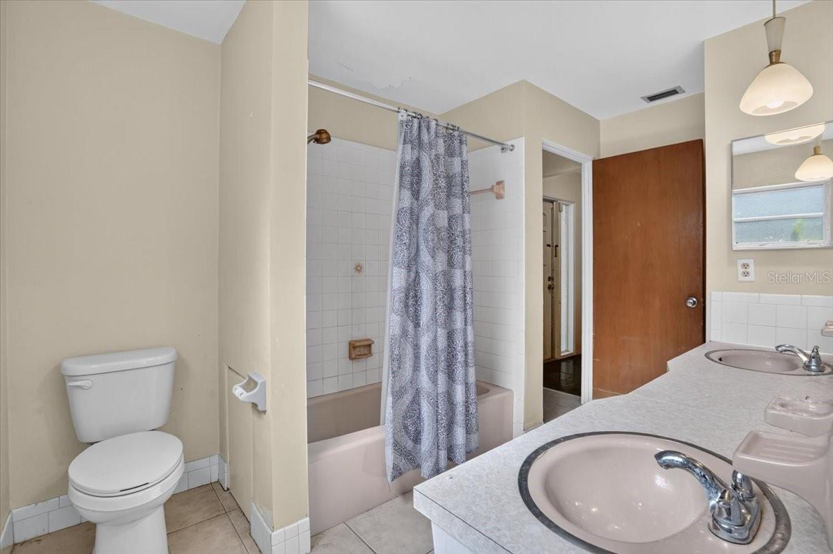 CROSSROADS ESTATES 2ND ADD - Residential