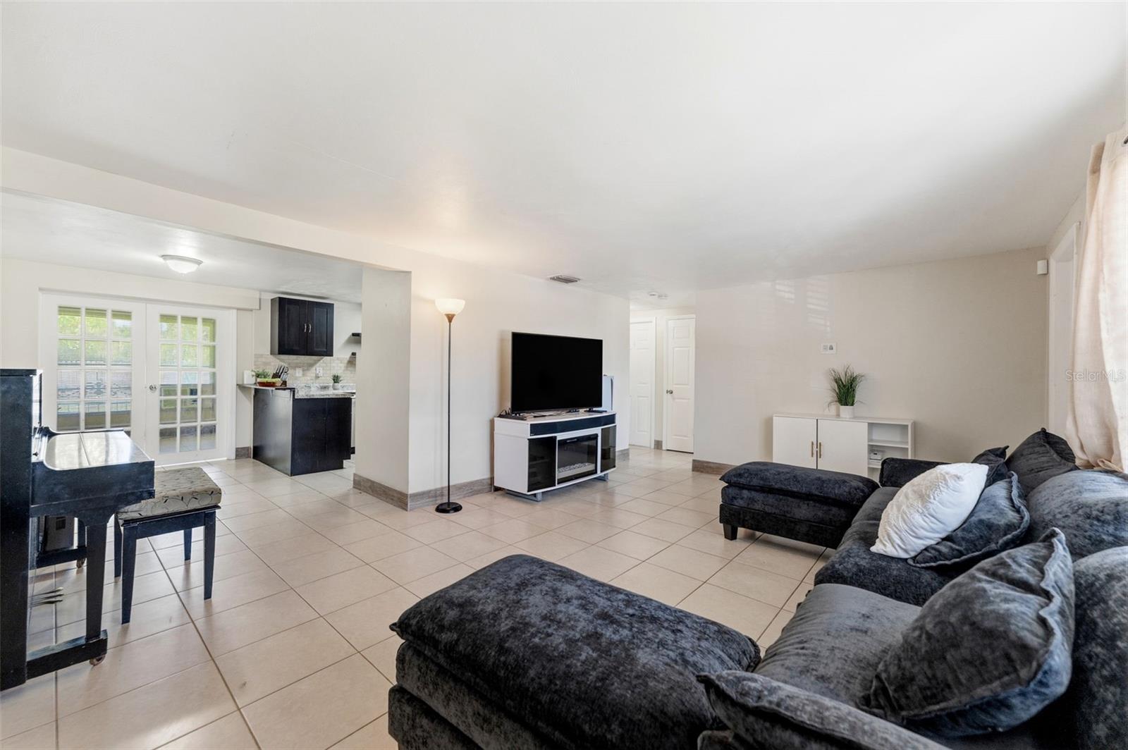 BEACON SQUARE - Residential
