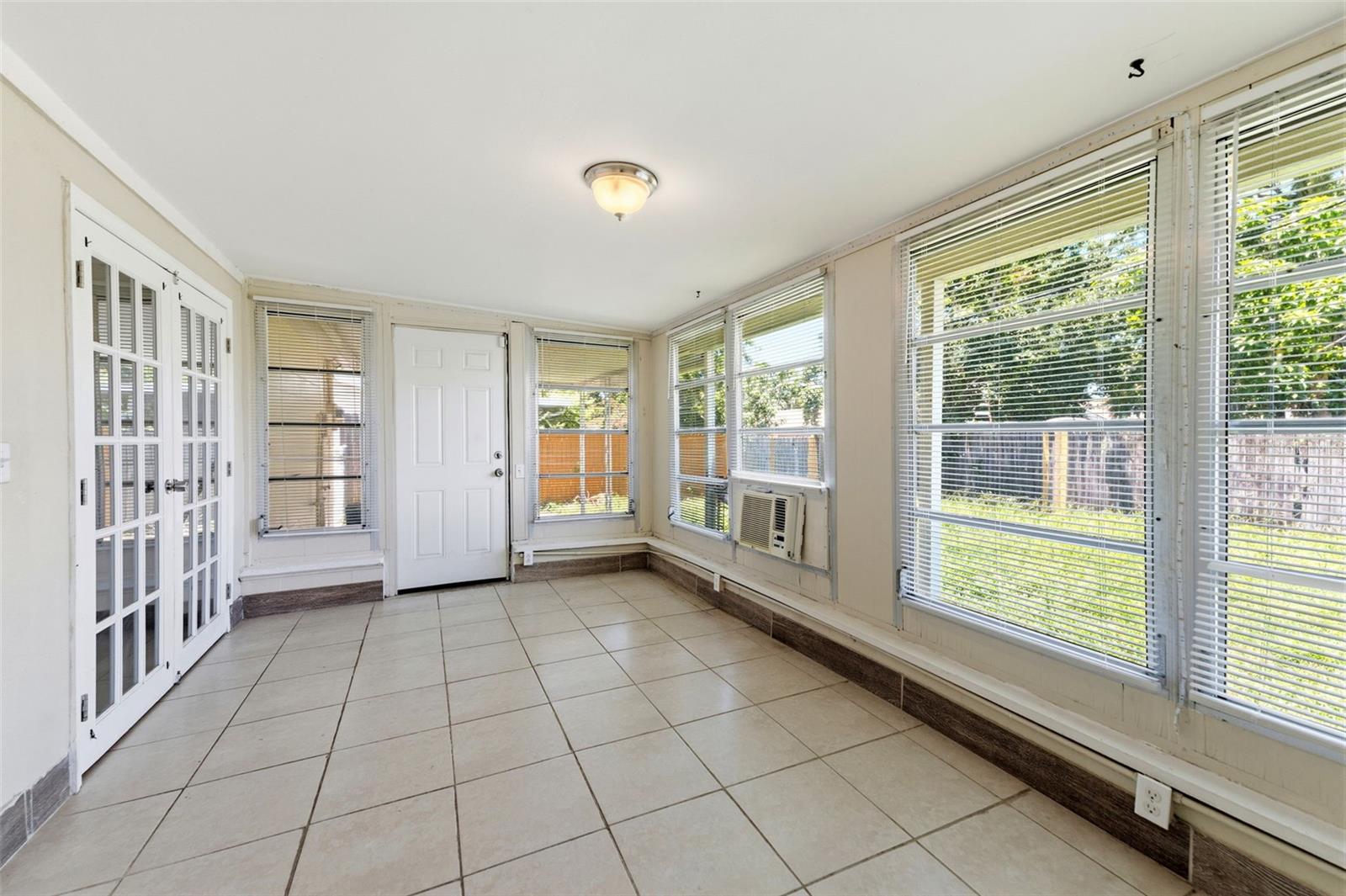 BEACON SQUARE - Residential