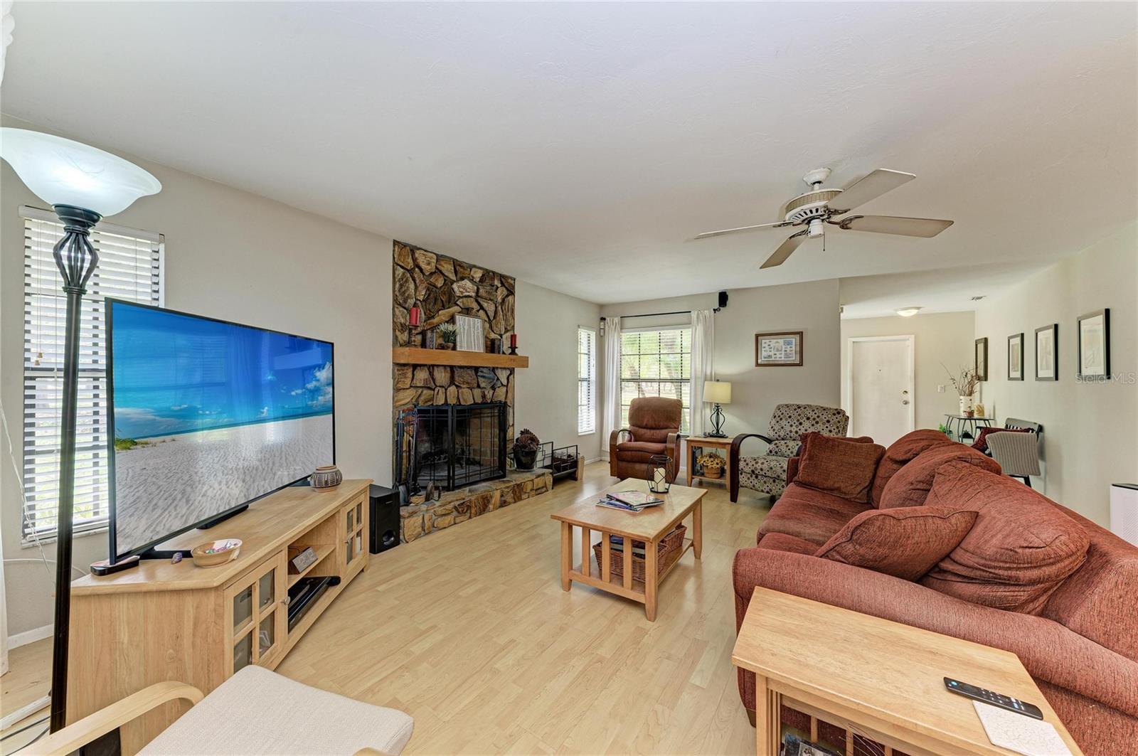 ELWOOD PARK - Residential