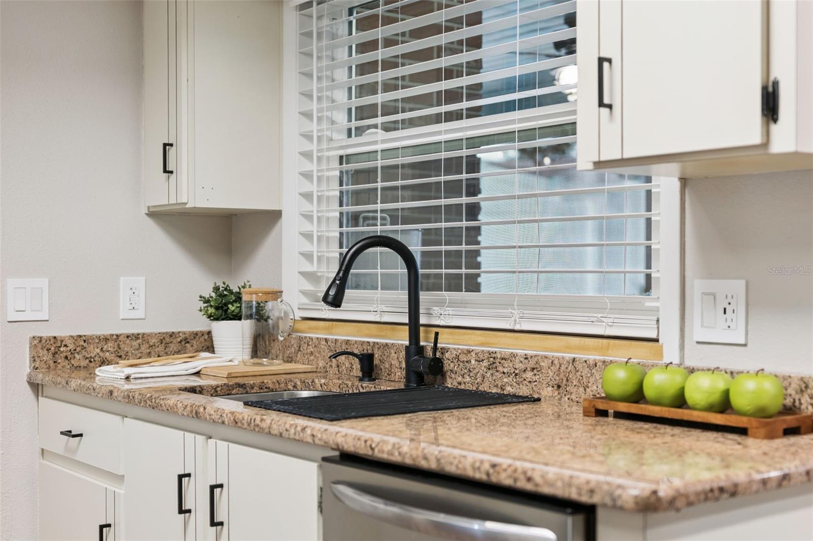 DELTONA LAKES UN 8 - Residential