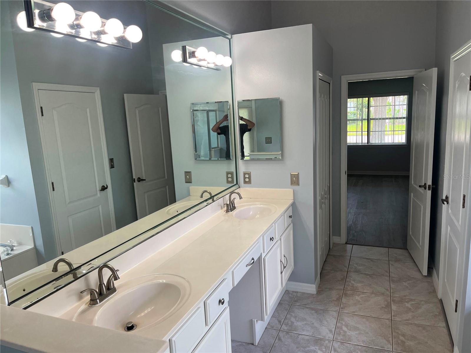WEST LAKE VILLAGE UNIT 02 - Residential Lease