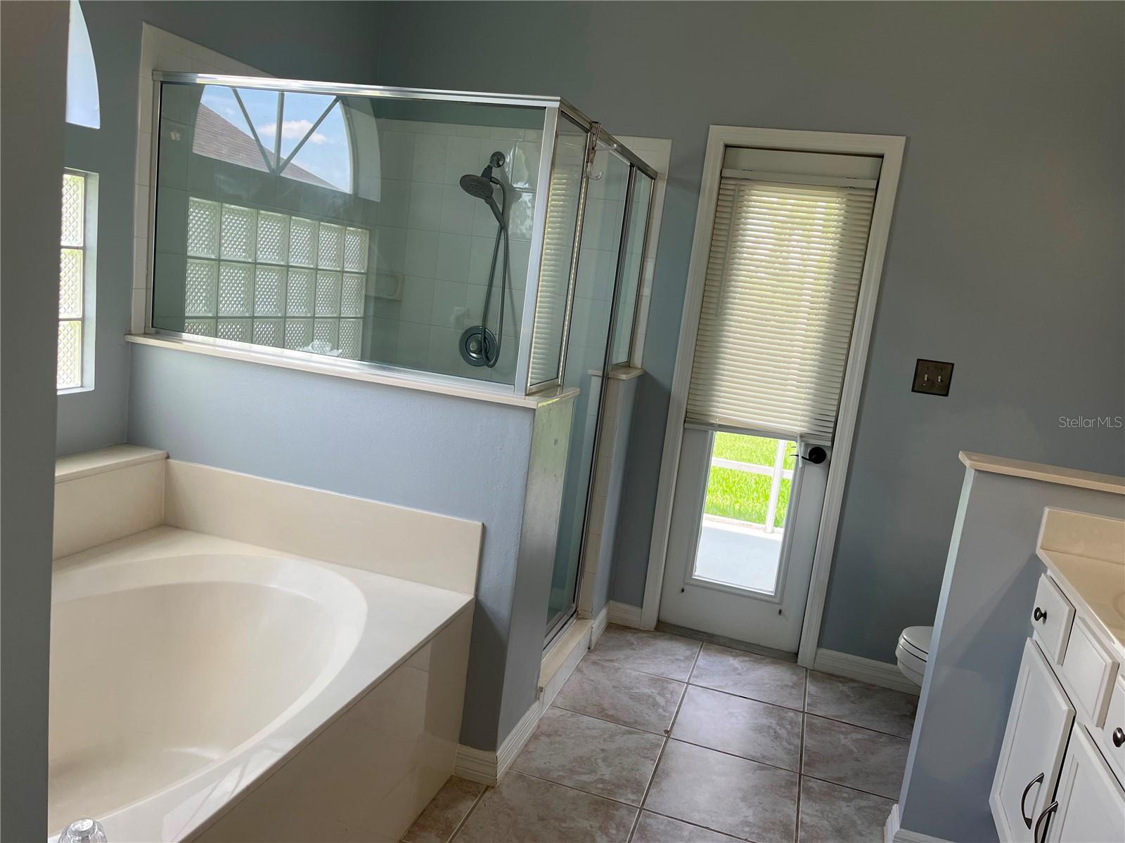 WEST LAKE VILLAGE UNIT 02 - Residential Lease
