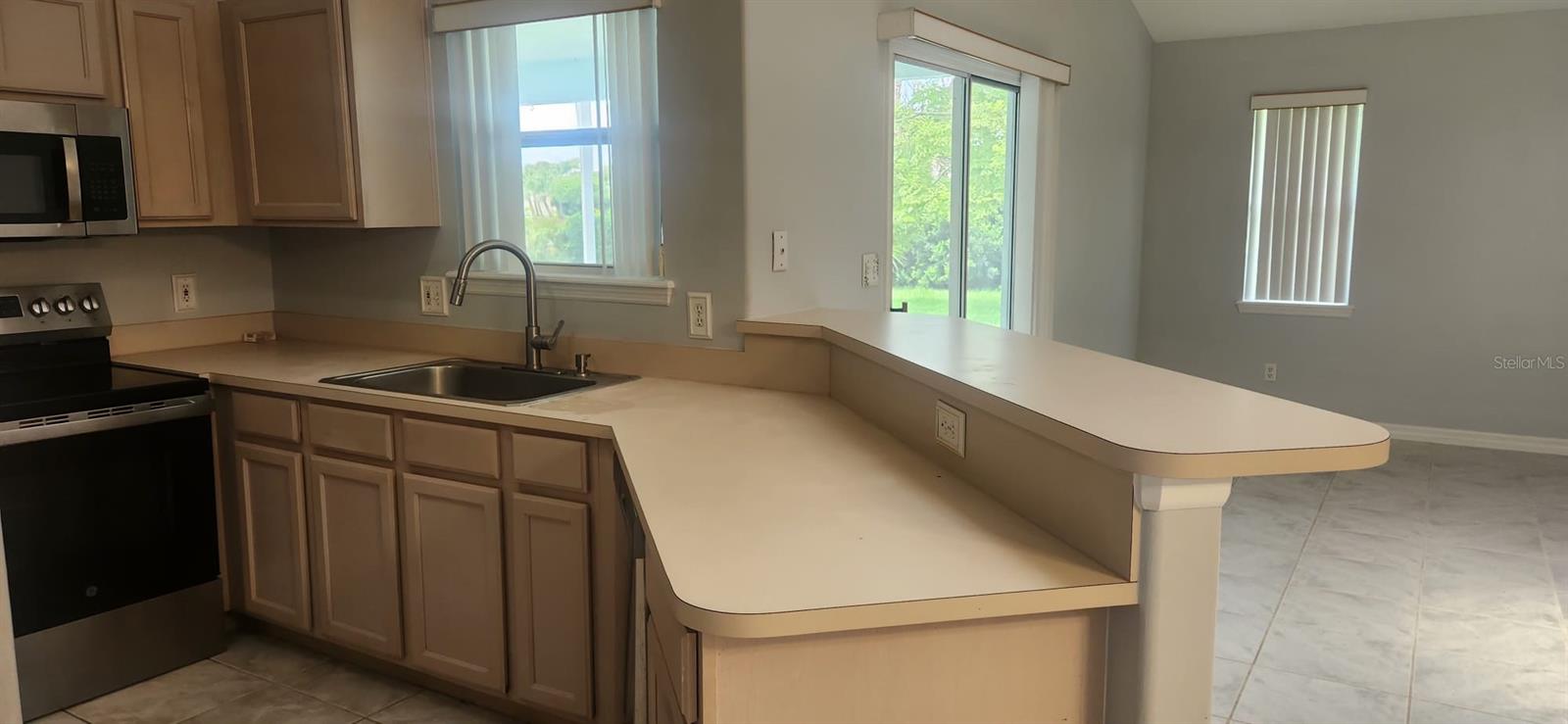 WEST LAKE VILLAGE UNIT 02 - Residential Lease