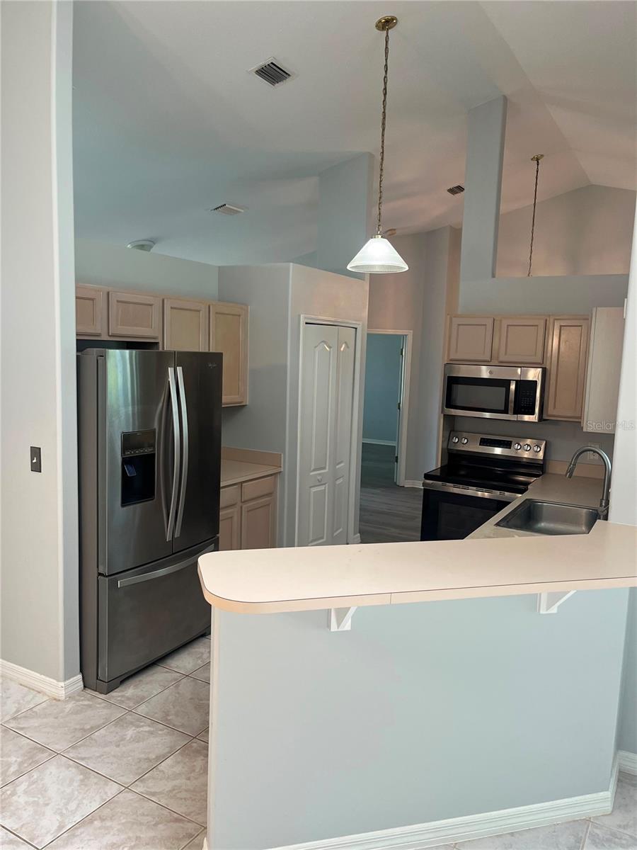 WEST LAKE VILLAGE UNIT 02 - Residential Lease