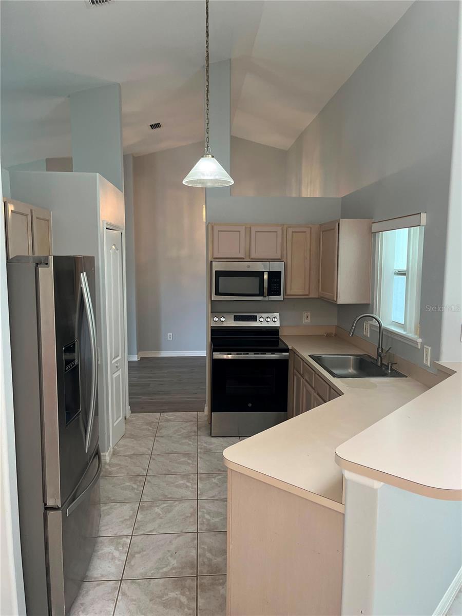 WEST LAKE VILLAGE UNIT 02 - Residential Lease