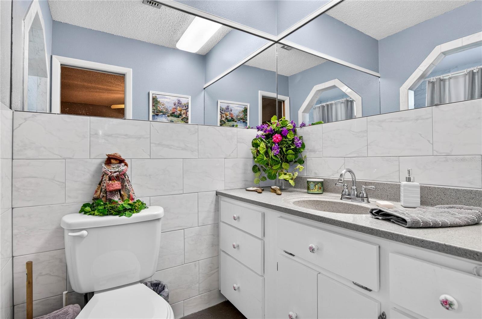 LAKESIDE WOODLANDS - Residential