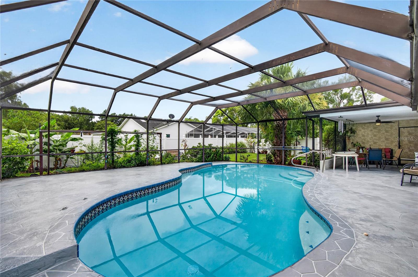 LAKESIDE WOODLANDS - Residential