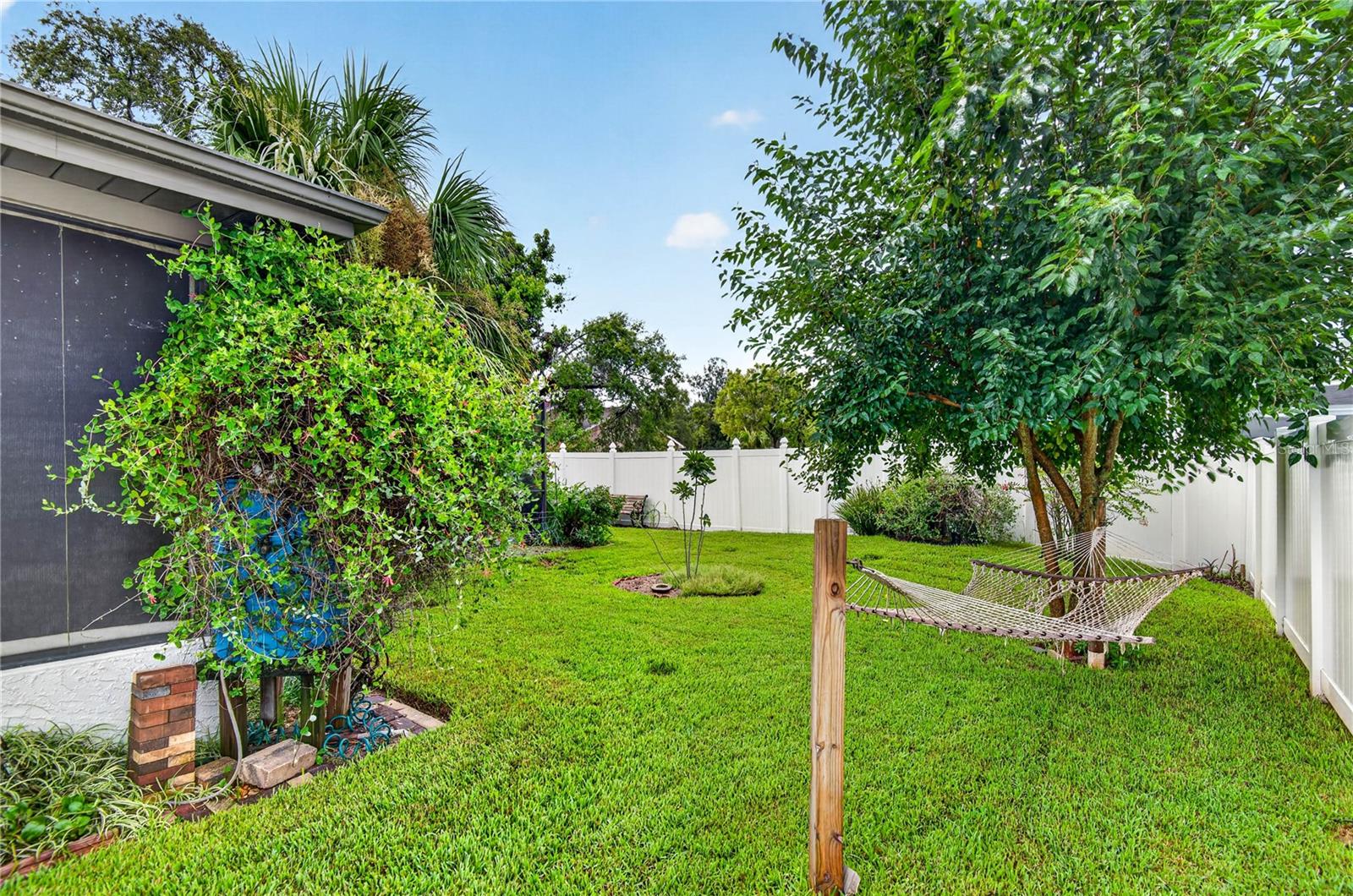 LAKESIDE WOODLANDS - Residential