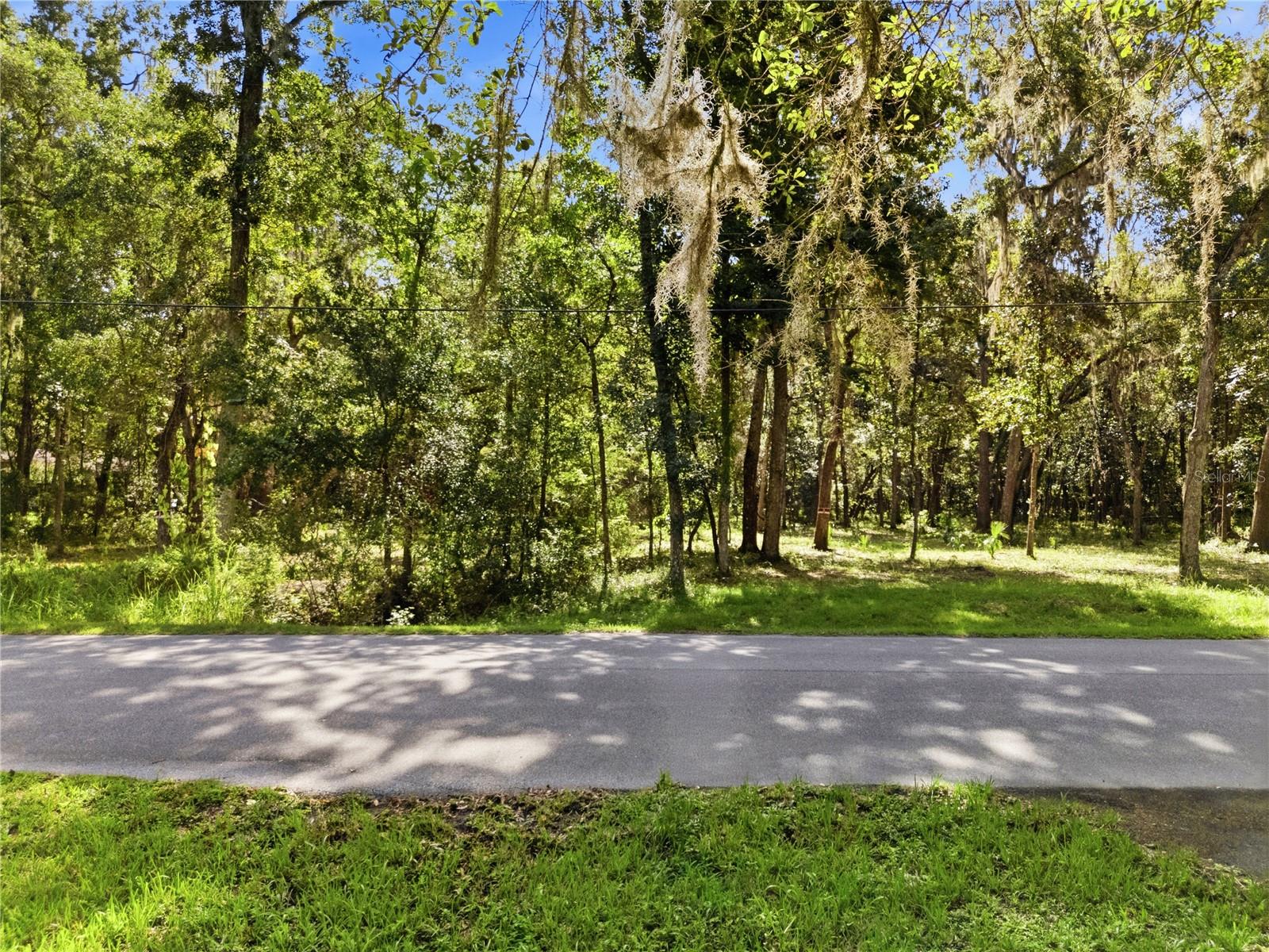 ROYAL OAKS ESTATE - Land