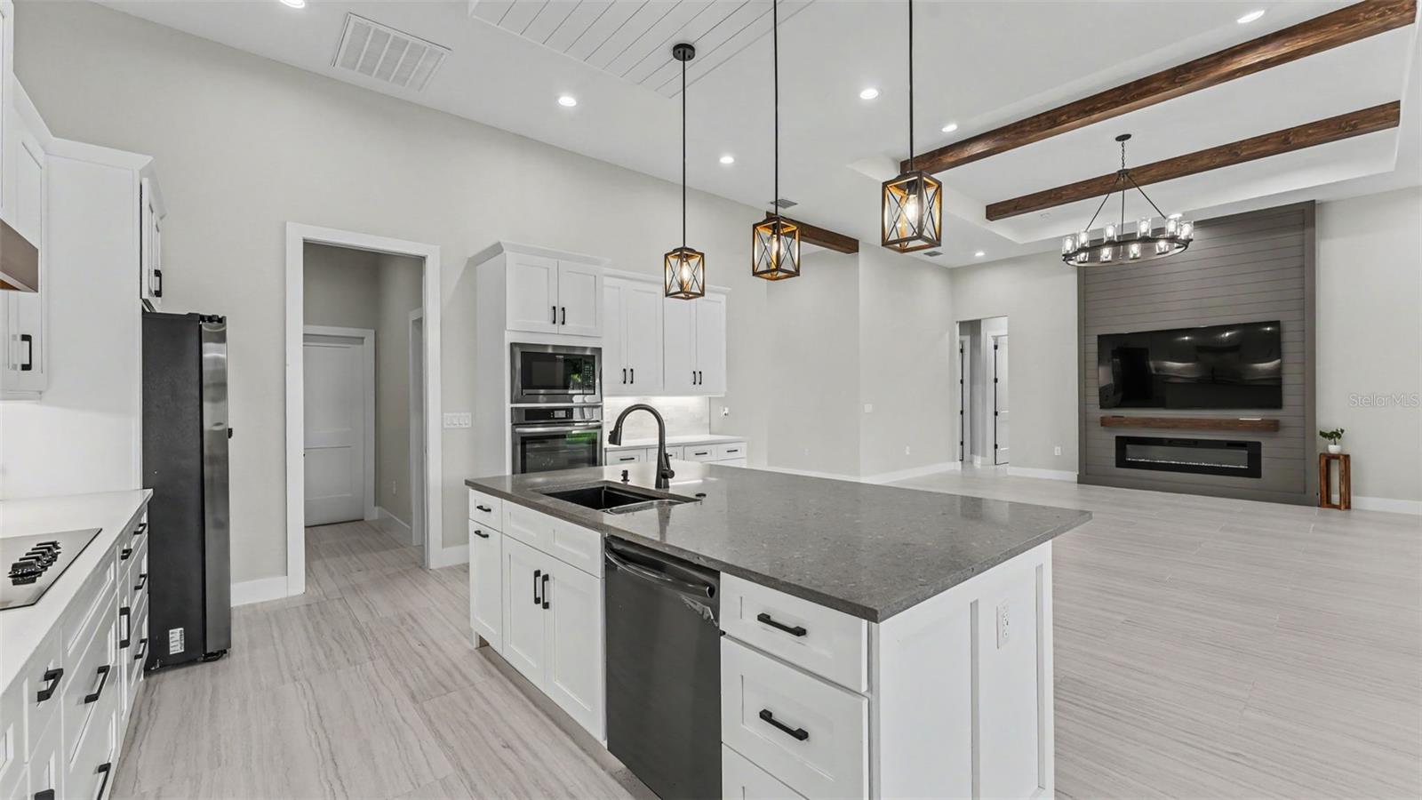 SUNRISE LANDING - Residential