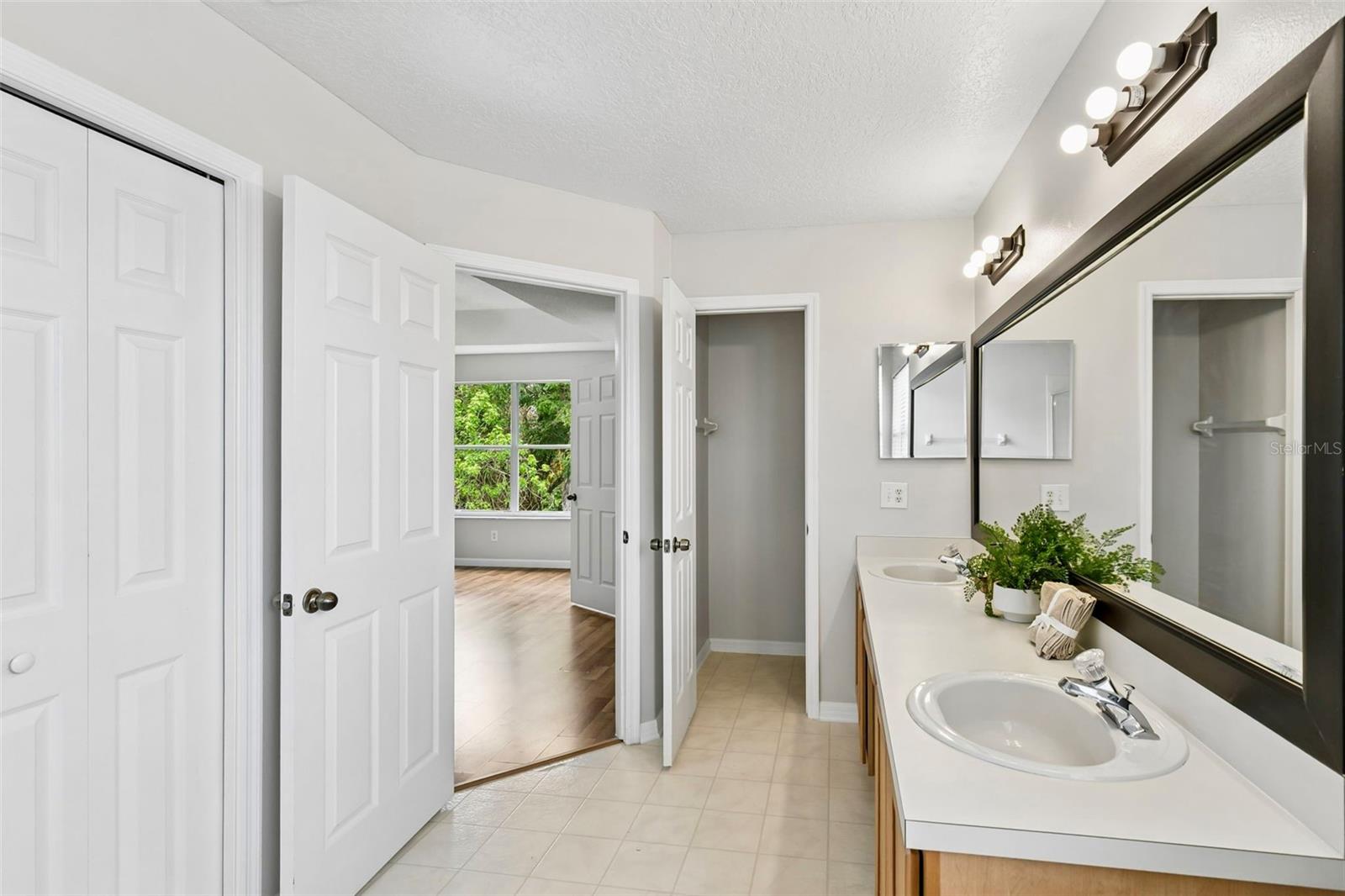 WATERFORD CHASE VILLAGE TR B & - Residential