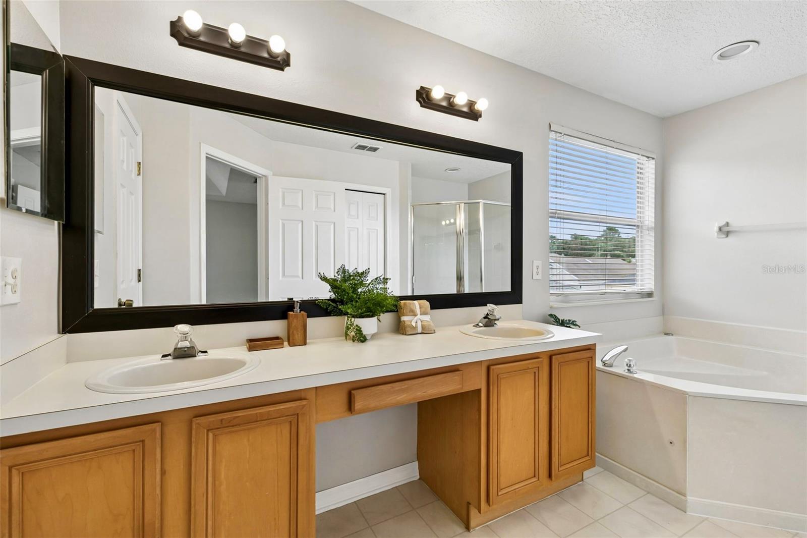 WATERFORD CHASE VILLAGE TR B & - Residential